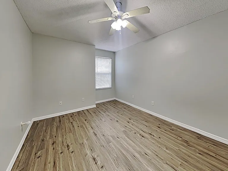 728 Hardwood Cir — Photo 15
