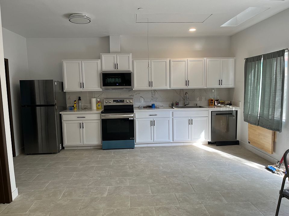 2nd image of 210 Primrose Ave #2