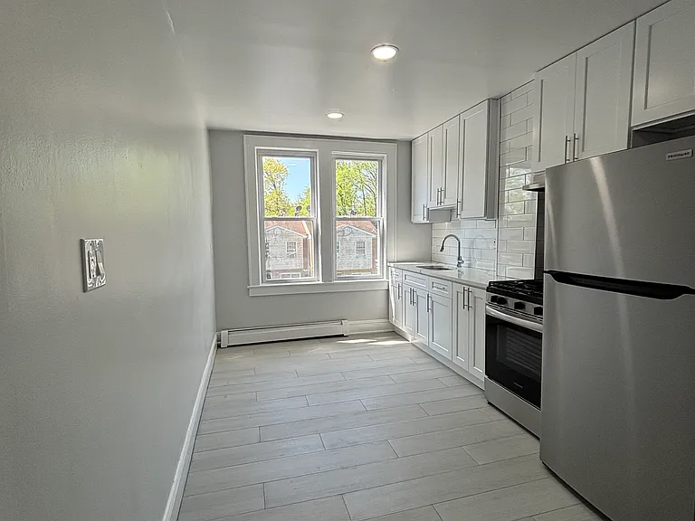 240 E Forest Ave #2 — Photo 3