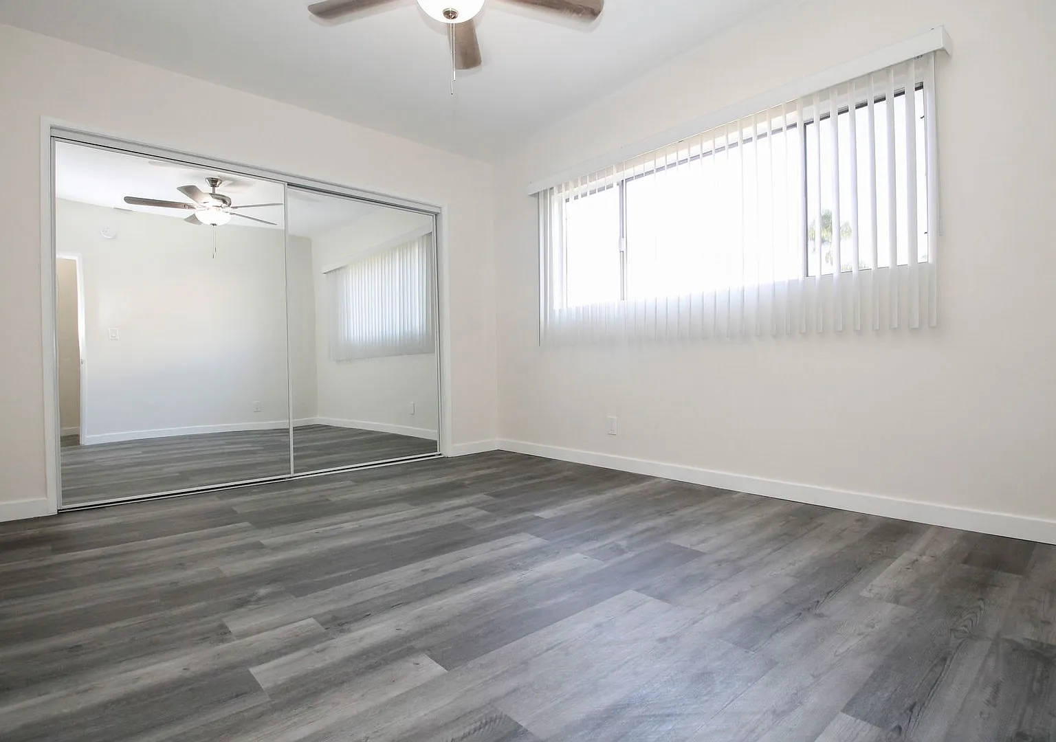 604 Evergreen St — Photo 2