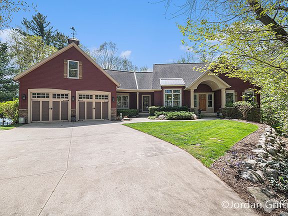 5th image of 6854 Leonard St