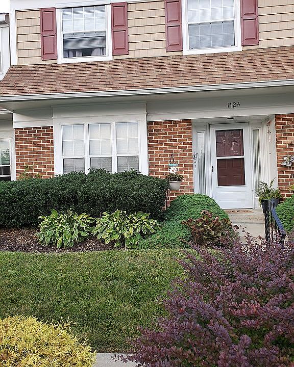 outside 1124