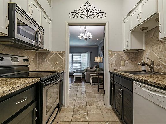 5th image of 4401 Bellaire Dr S #227S