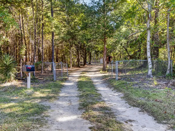 144 Butterfly Ln, Moncks Corner, SC 29461