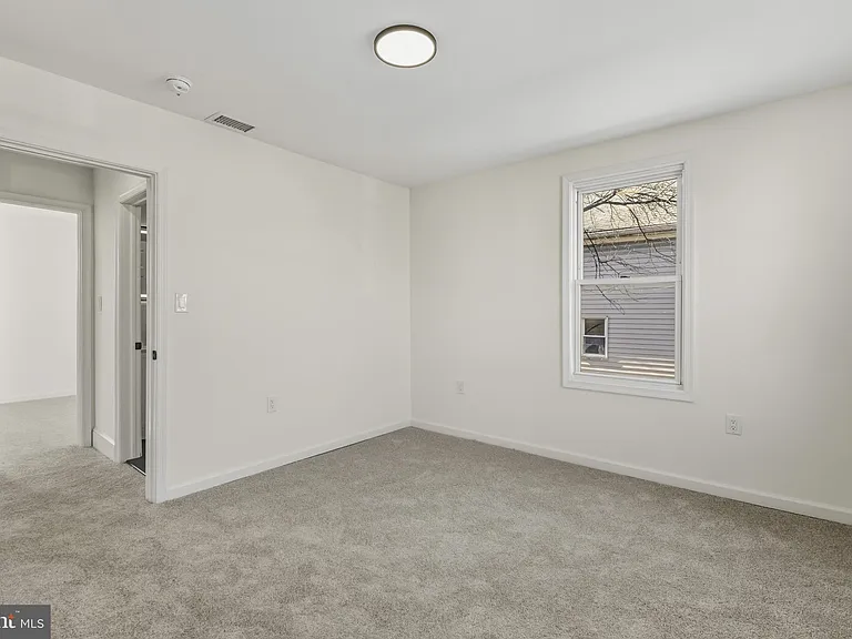 507 Washburn Ave — Photo 13