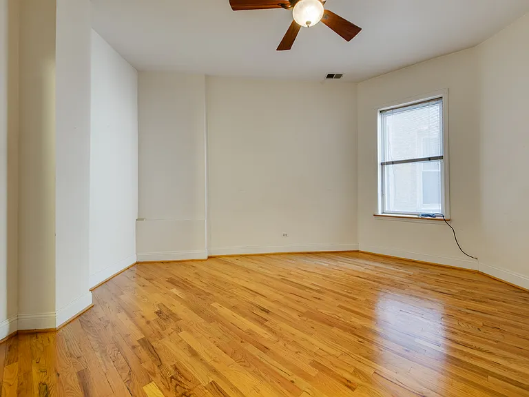 5207 S Blackstone Ave — Photo 12