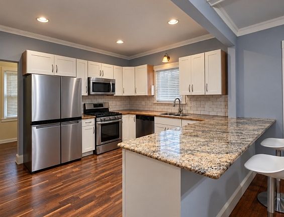 2nd image of 413 Mercer Ave