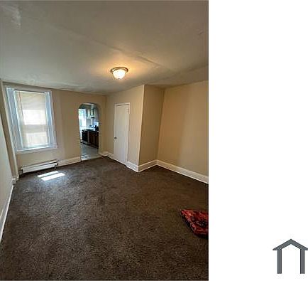 3rd image of 2130 W Godfrey Ave
