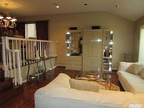 5th image of 2734 Beatrice Ln