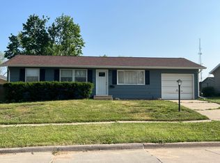 885 W 10th Ave, Marion, IA 52302