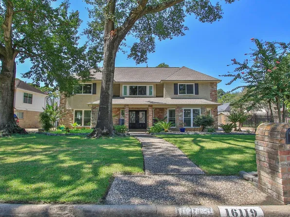 16119 Maplehurst Dr, Spring, TX 77379