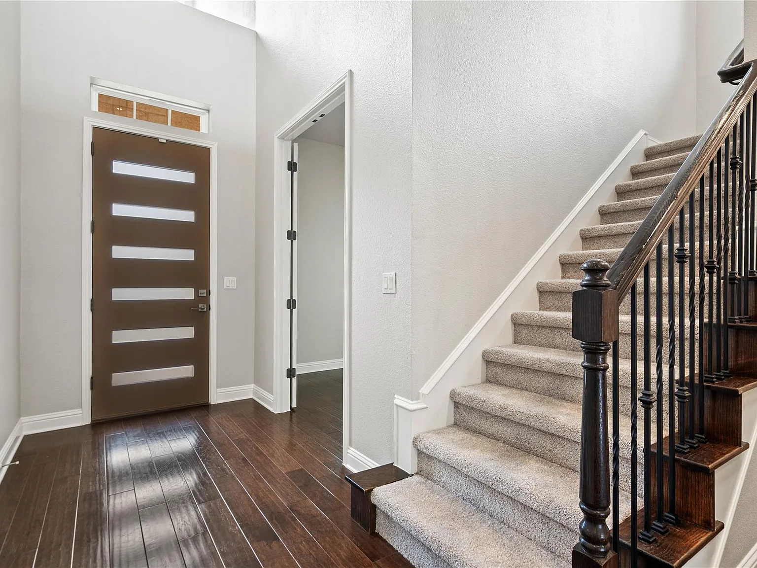 4 bed, 3.5 bath, 2909 sqft, $4,100 — Photo 4
