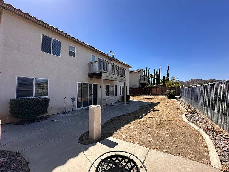 23424 Caliente Springs Ave — Photo 28