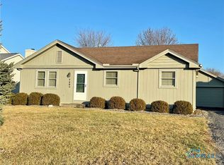 7462 Twin Lakes Rd, Perrysburg, OH 43551