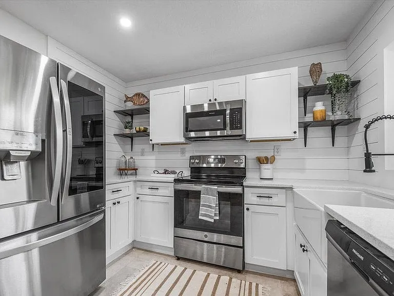 4715 Plymouth St — Photo 12