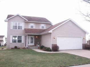 1840 Parkland Dr, Ely, IA 52227