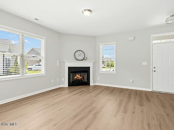 5th image of 124 Carissa Drive