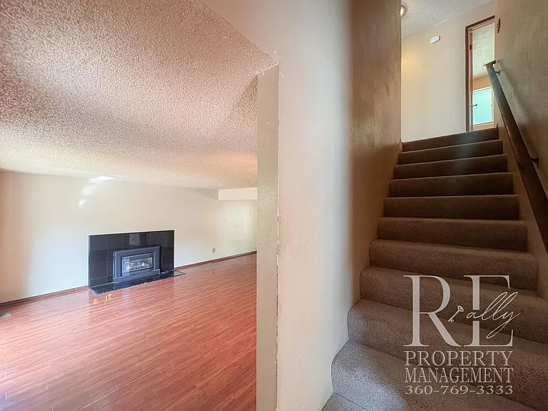 7880 Oxbow Ave NE — Photo 9