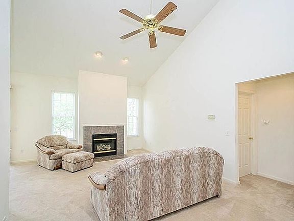 4th image of 116 Burwyck Park Dr
