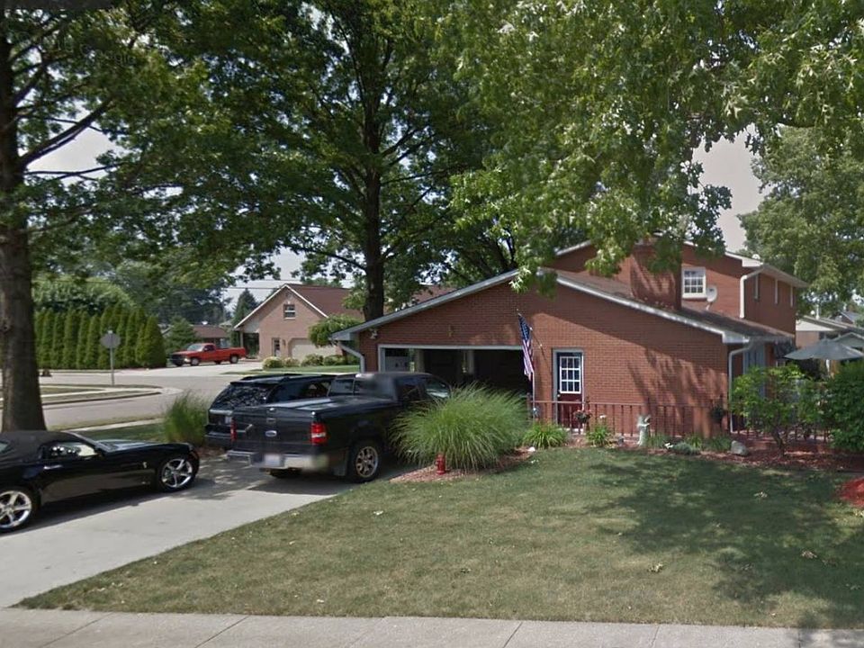 2nd image of 857 4th St SW