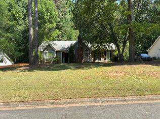 170 Sawgrass Manor Dr, Newnan, GA 30265