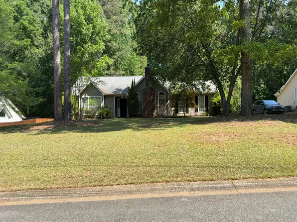 170 Sawgrass Manor Dr, Newnan, GA 30265