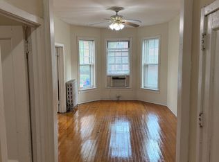753 W Bittersweet Pl #1, Chicago, IL 60613
