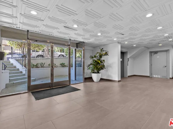 960 Larrabee St APT 328, West Hollywood, CA 90069