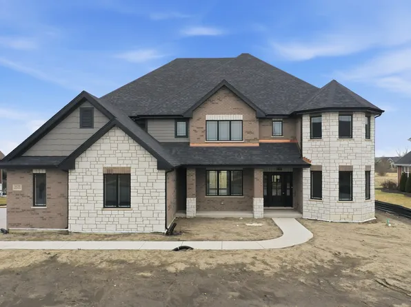 8620 Pine Ridge Dr, Frankfort, IL 60423