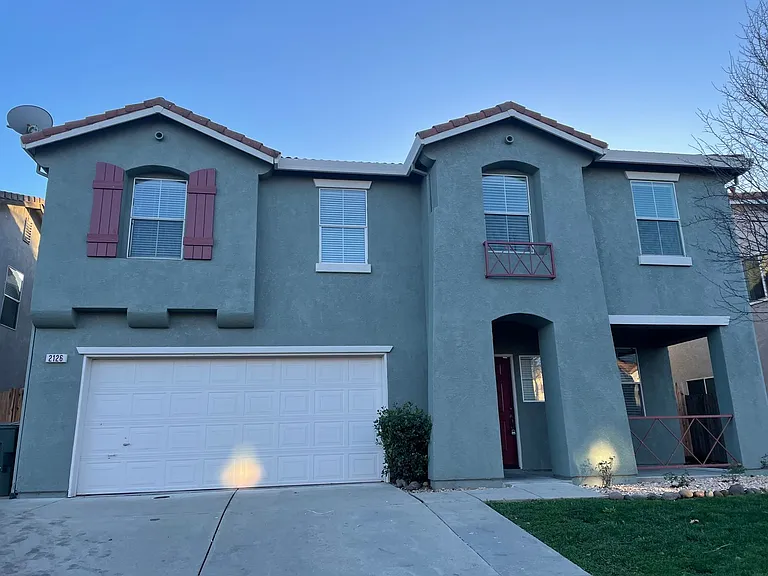 2126 Hannah Way — Photo 3
