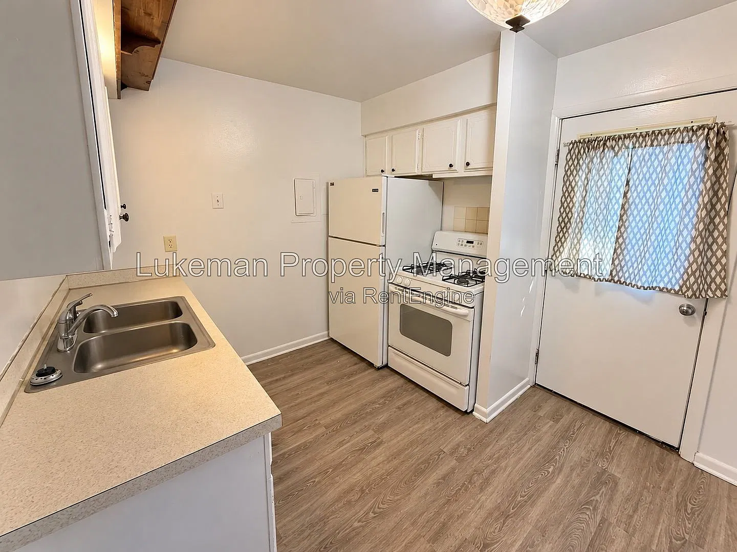 2 bed, 1.0 bath, 756 sqft, $900 — Photo 3