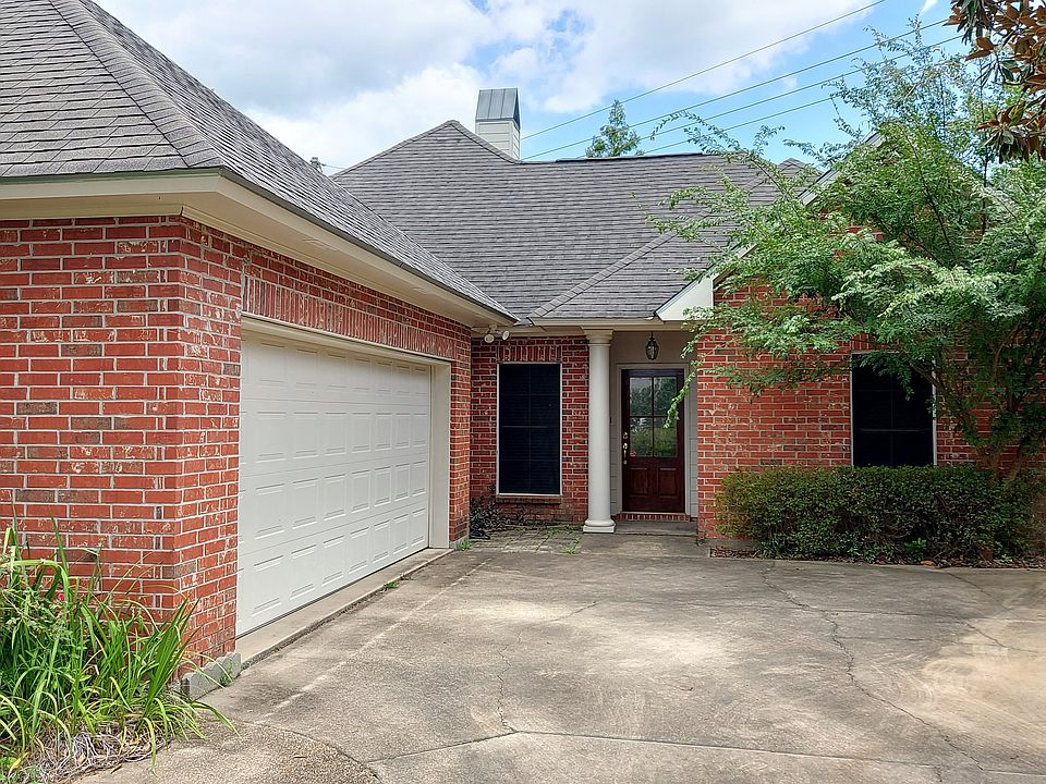1st image of 408 Kings Cove Cir