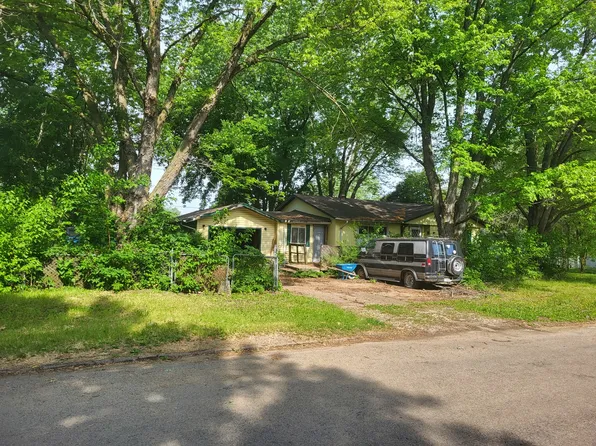 309 Errett Rd, Rochelle, IL 61068