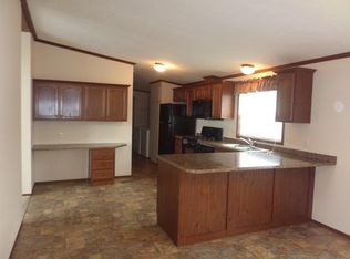 2752 Buckingham Dr, Northville, MI 48167