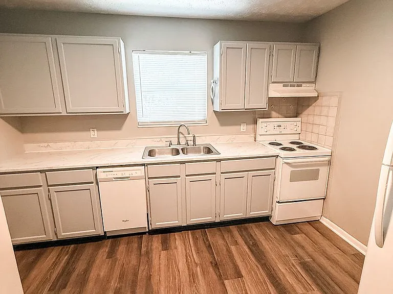 5228 McIntyre Rd — Photo 2
