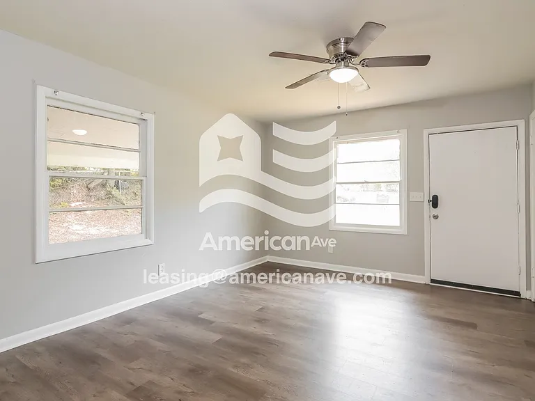 1732693_002_living_room_3.jpg