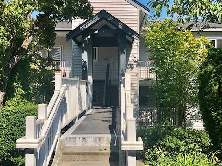 12740 NE 10th Pl #E202 — Photo 1