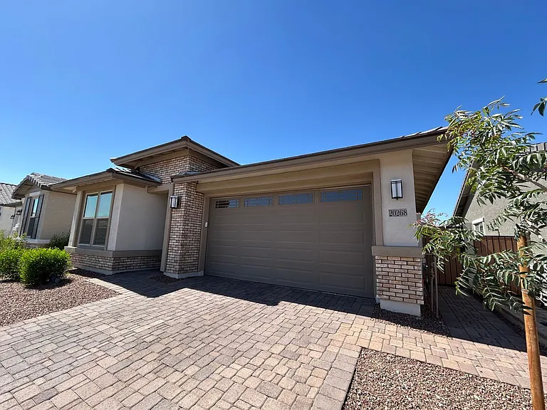 20268 W Montecito Ave — Photo 26