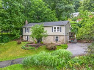 39 Brooklyn Stanhope Rd, Stanhope, NJ 07874