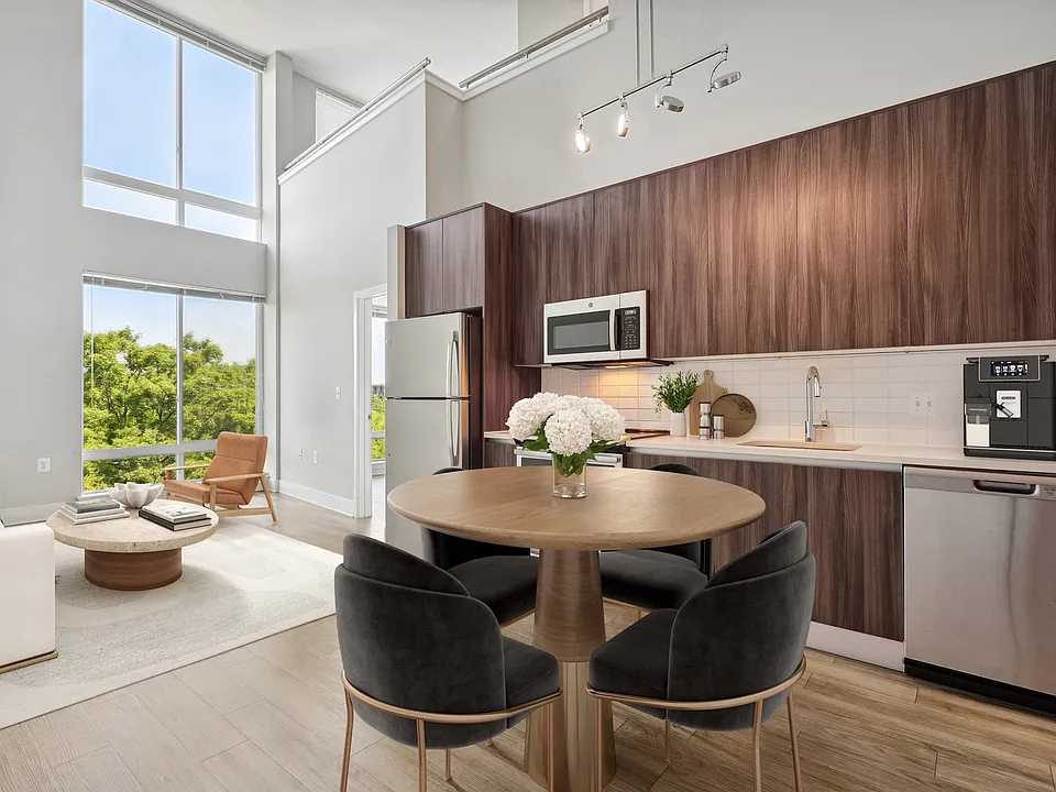 Modern on M