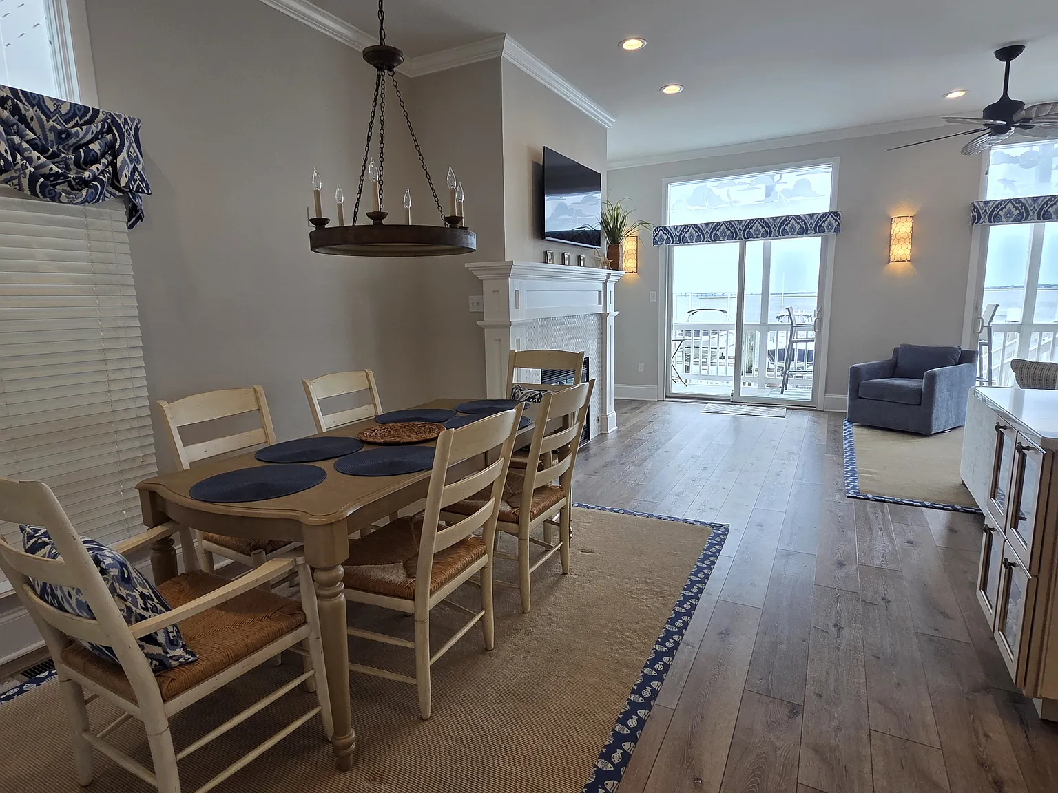 3 bed, 1214 sqft, $3,900 — Photo 3