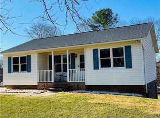 123 Oak Ridge Pl, Mount Airy, NC 27030