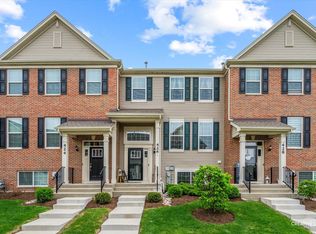 426 Shadow Ct, Oswego, IL 60543