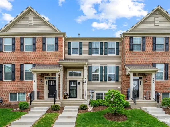 426 Shadow Ct, Oswego, IL 60543