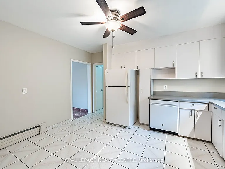 339 Sheppard Ave E #3 — Photo 14