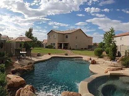 Back yard and pool / spa