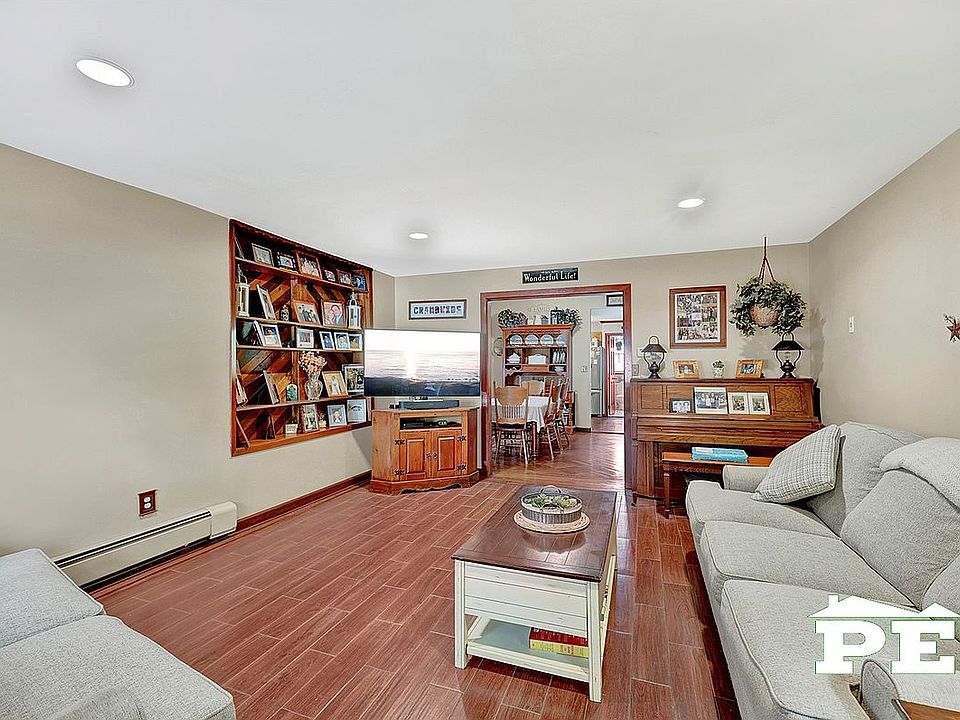 1st image of 1782 E 51st St