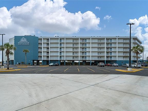 2nd image of 800 Sandcastle Dr #128