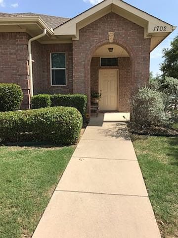 1st image of 1702 Poinsettia Blvd