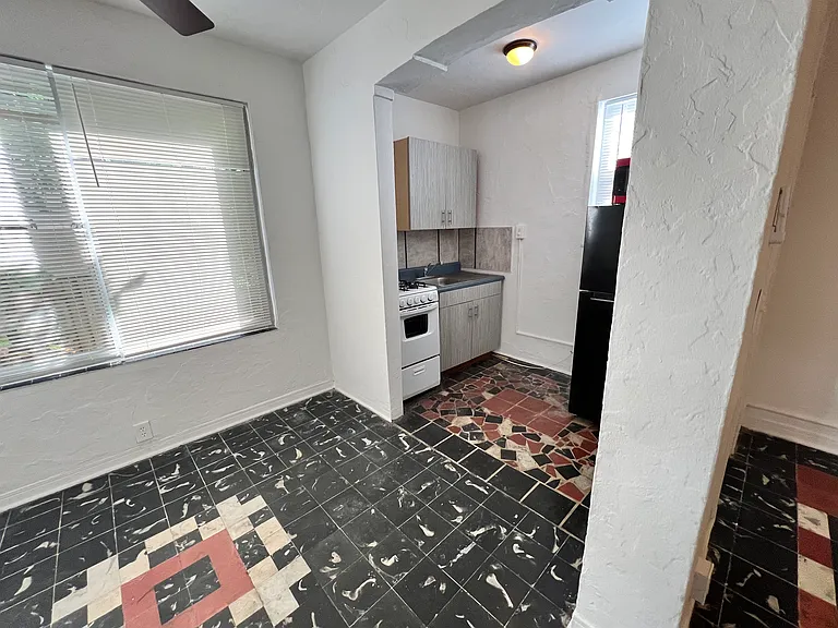610 Jefferson Ave #6 — Photo 14